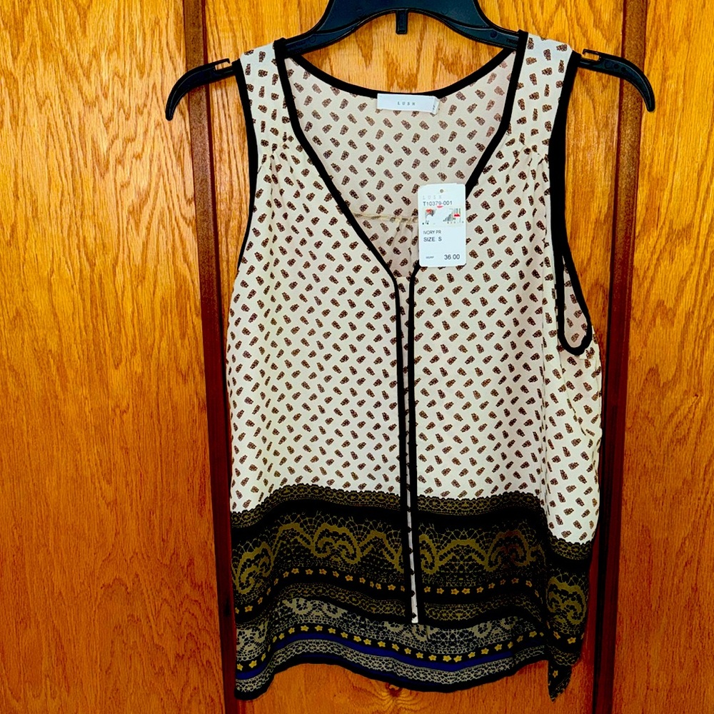 Lush brand top